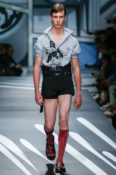 Look 40